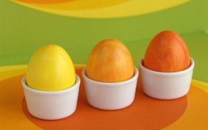 Разноцветные яйца - скачать обои на рабочий стол