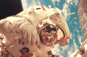 Американский космонавт - скачать обои на рабочий стол