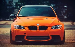 BMW in orange - скачать обои на рабочий стол