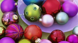 Новогодние ёлочные шары - скачать обои на рабочий стол