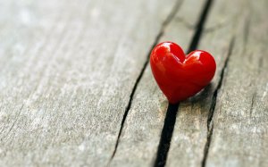 Обои для рабочего стола: Блестящее сердце