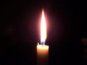 Пламя свечи - скачать обои на рабочий стол
