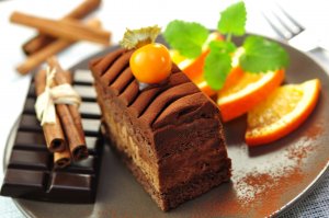 Шоколадное пирожное с апельсином - скачать обои на рабочий стол