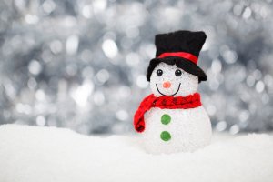 Улыбающийся снеговик - скачать обои на рабочий стол