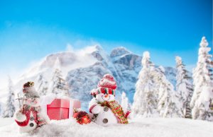 Снеговики с подарками - скачать обои на рабочий стол