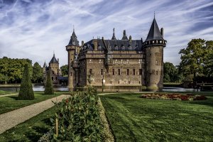 Старый замок в Нидерландах - скачать обои на рабочий стол