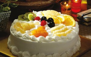Торт со сливками и ягодами - скачать обои на рабочий стол