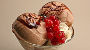 Шоколадное мороженое  - скачать обои на рабочий стол