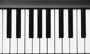 Фортепианная клавиатура  - скачать обои на рабочий стол