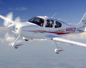 Тренировочный самолет - скачать обои на рабочий стол