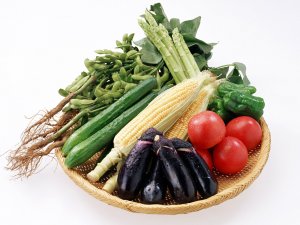 Тарелка с овощами - скачать обои на рабочий стол