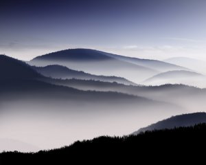 Обои для рабочего стола: Туман в горах