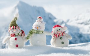 Снеговики - скачать обои на рабочий стол