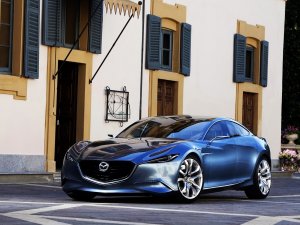 Спортивный автомобиль Mazda - скачать обои на рабочий стол