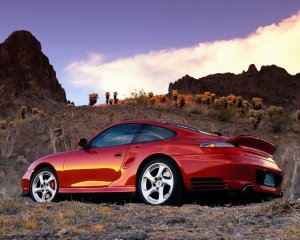 Обои для рабочего стола: Porsche в красном