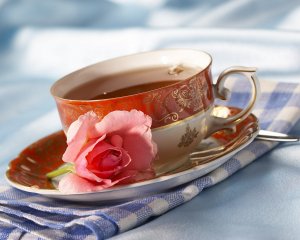 Чай и чайная роза - скачать обои на рабочий стол