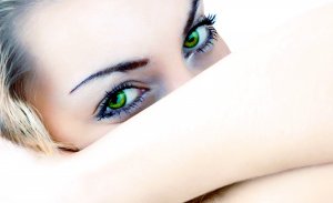 Обои для рабочего стола: Зеленые глаза