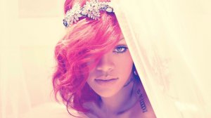 Rihanna с огненными волосами - скачать обои на рабочий стол