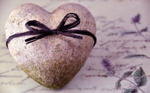 Обои для рабочего стола: Каменное сердце