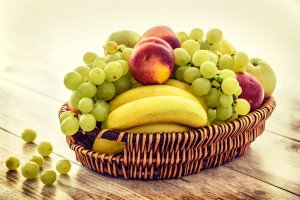 Корзина фруктов - скачать обои на рабочий стол
