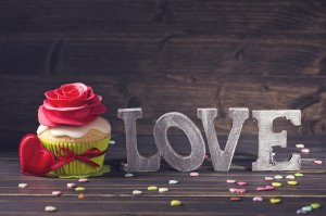 Любовь и сладости - скачать обои на рабочий стол