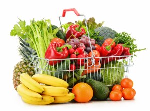 Корзина с овощами и фруктами - скачать обои на рабочий стол