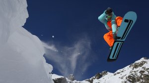 Прыжок сноубордиста - скачать обои на рабочий стол