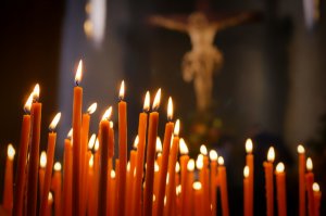 Церковные свечи - скачать обои на рабочий стол