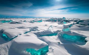 Обои для рабочего стола: Чистый лед Байкала